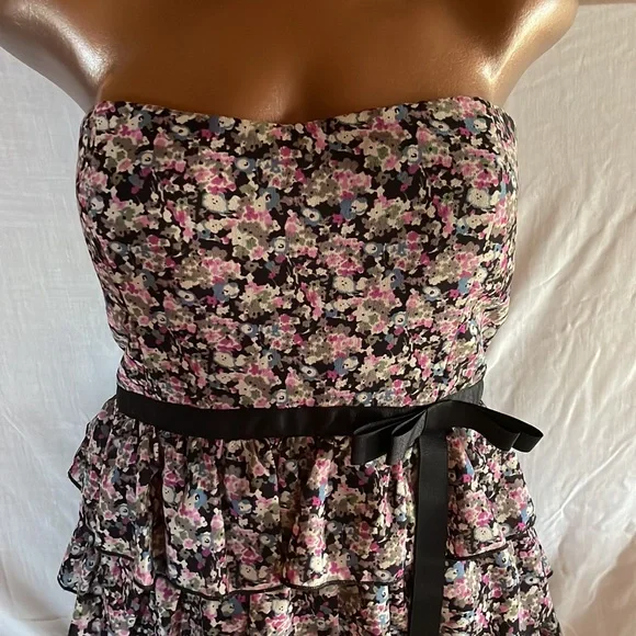 Cute Floral Layered Ruffle Dress - Picture 2 of 11